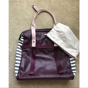 EUC Lululemon bag